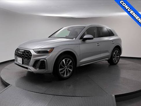 Used 2023 Audi Q5 2.0T Premium w/ Convenience Package AWD/4WD image 2