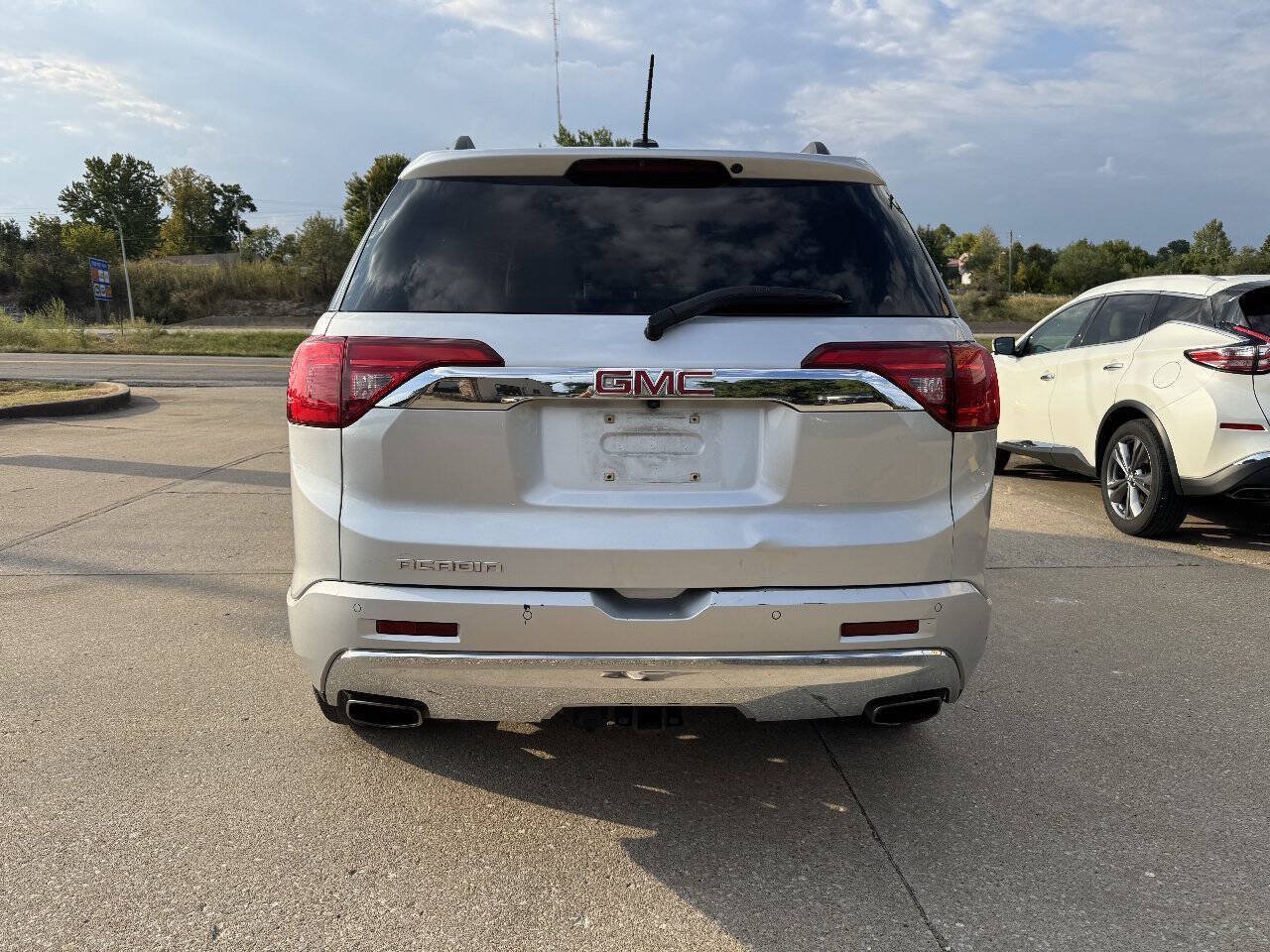 Used 2019 GMC Acadia Denali FWD image 6