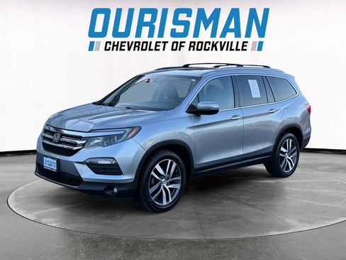 Used 2017 Honda Pilot Elite image 2