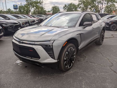 New 2025 Chevrolet Blazer EV RS image 3