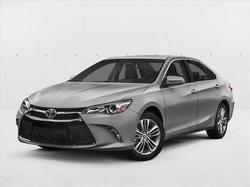 Used 2016 Toyota Camry SE image 1