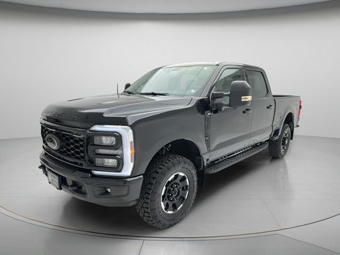 Used 2025 Ford F350 XLT w/ Black Appearance Package AWD/4WD image 3