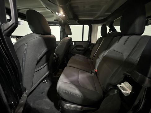 Used 2023 Jeep Wrangler Unlimited AWD/4WD image 17