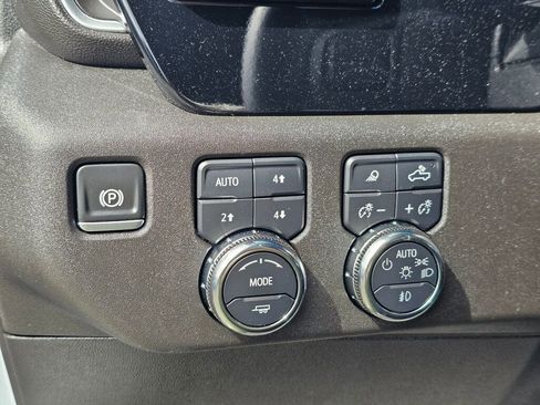 Certified 2025 GMC Sierra 3500 SLT w/ X31 Off-Road Package AWD/4WD image 33