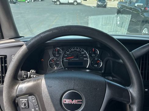 Used 2015 GMC Savana 2500 RWD image 11
