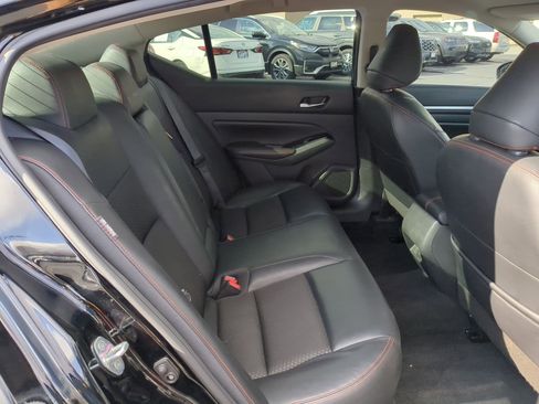 Used 2024 Nissan Altima 2.5 SR FWD image 29