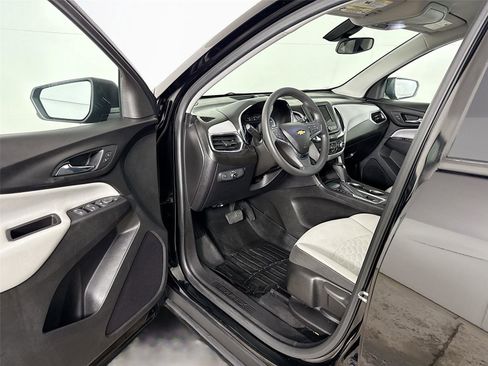 Used 2019 Chevrolet Equinox LS image 3
