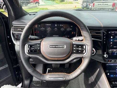 New 2026 Jeep Grand Wagoneer Summit AWD/4WD image 10