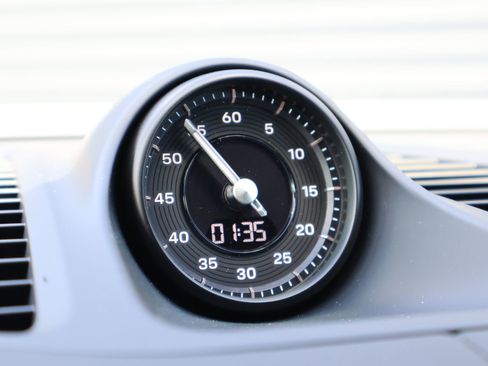 New 2026 Porsche Macan 4 Electric image 18