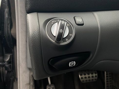 Used 2004 Mercedes-Benz SL 500 w/ AMG Sport Pkg image 30