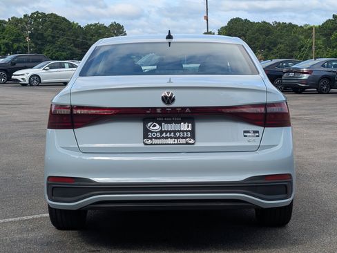 Used 2025 Volkswagen Jetta SE w/ Sunroof Package FWD image 8
