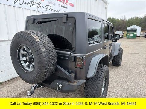 Used 2014 Jeep Wrangler Unlimited Rubicon w/ Max Tow Package image 9