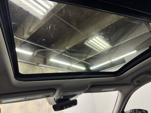 Used 2024 Acura MDX Technology SH-AWD image 34