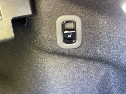 New 2026 Mercedes-Benz CLE 300 4MATIC Cabriolet image 18