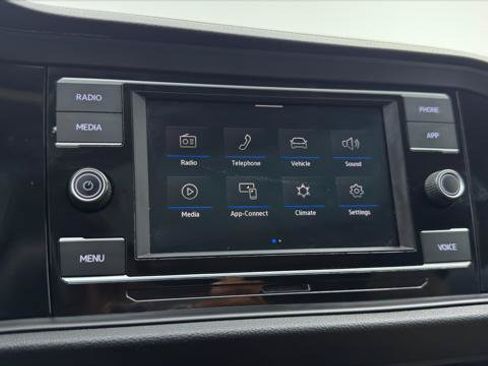 Used 2020 Volkswagen Jetta SE w/ SE Cold Weather Package FWD image 31
