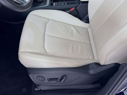 Used 2020 Audi Q3 2.0T Premium w/ Convenience Package image 19