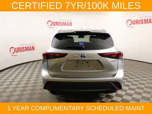 Used 2024 Toyota Highlander XLE AWD/4WD image 7