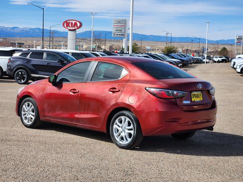 Used 2017 Toyota Yaris iA image 3