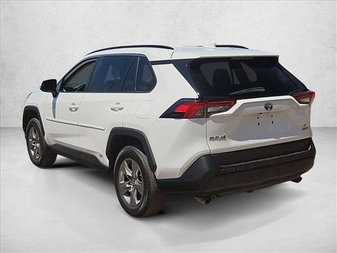 Used 2024 Toyota RAV4 LE AWD/4WD image 8