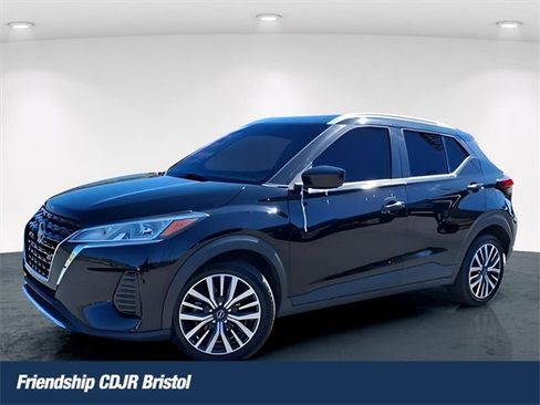 Used 2022 Nissan Kicks SV image 1