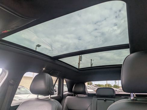 Used 2020 Volkswagen Atlas Cross Sport SE w/ Panoramic Sunroof Package AWD/4WD image 10