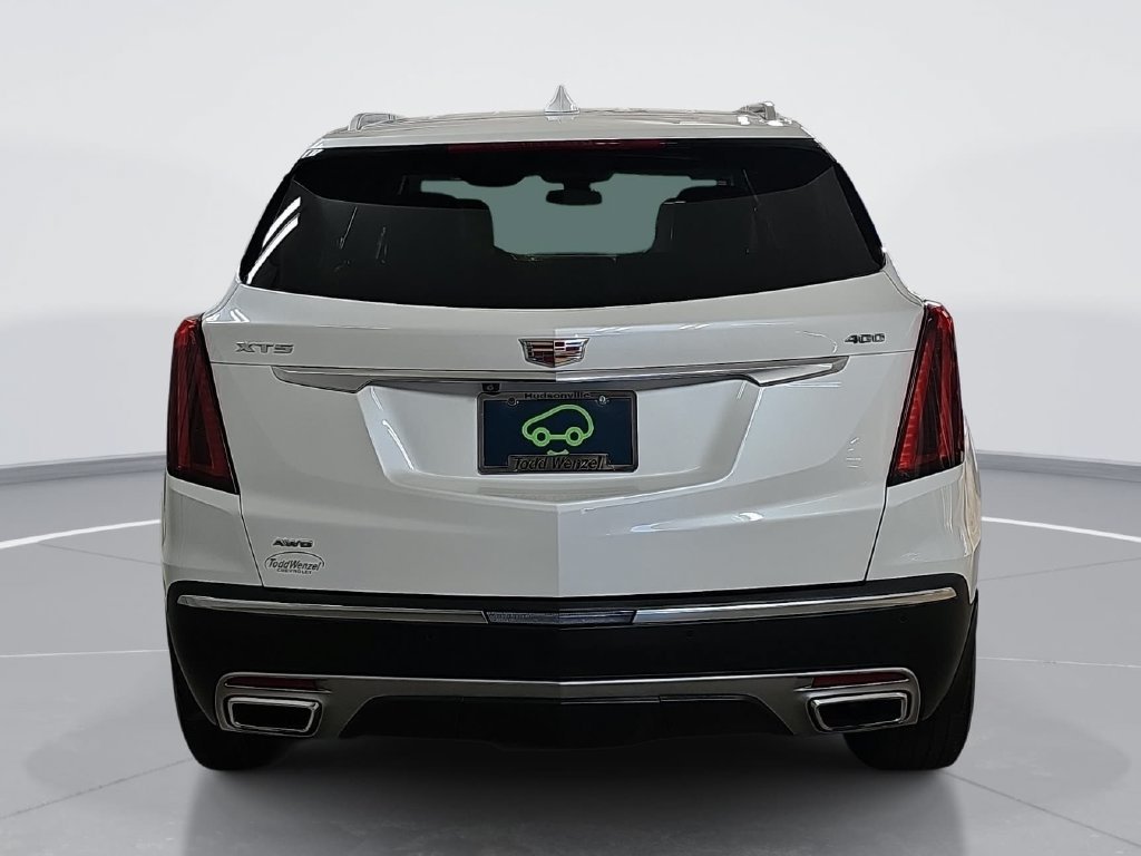 Used 2024 Cadillac XT5 Premium Luxury w/ LPO, Floor Liner Package AWD/4WD image 5
