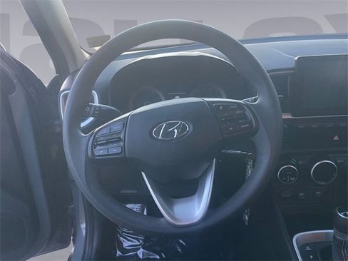 Used 2020 Hyundai Venue SEL image 13