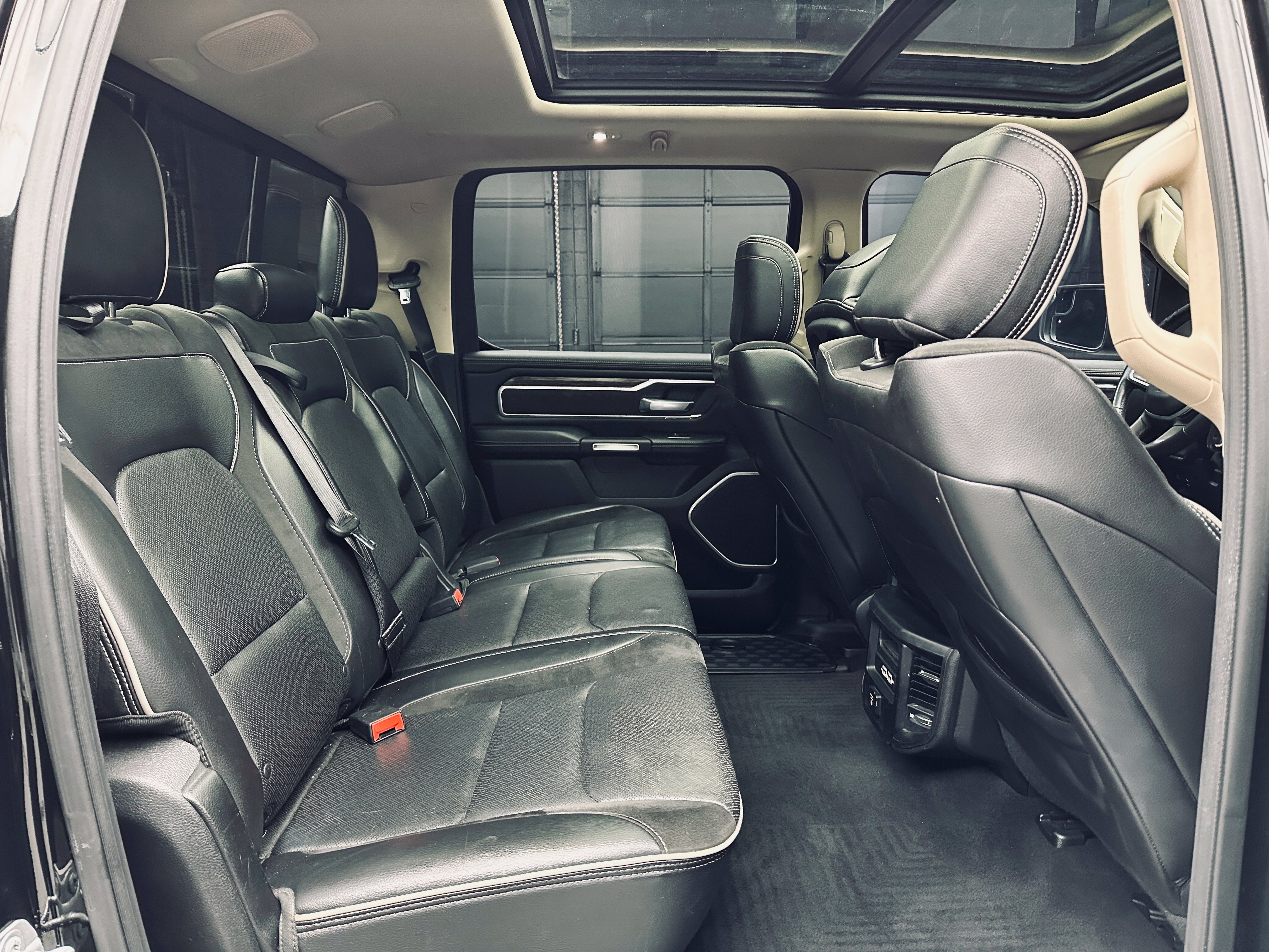 Used 2019 RAM 1500 Laramie AWD/4WD image 20