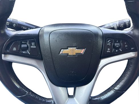 Used 2019 Chevrolet Trax LT w/ LT Convenience Package FWD image 17