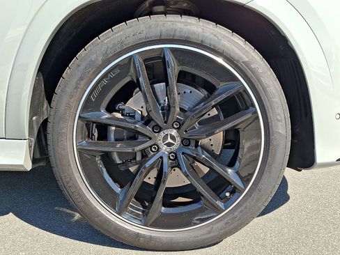 Used 2025 Mercedes-Benz GLE 580 4MATIC image 9