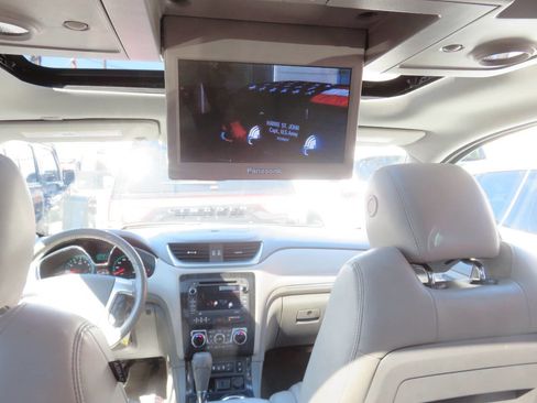 Used 2017 Chevrolet Traverse LT image 20