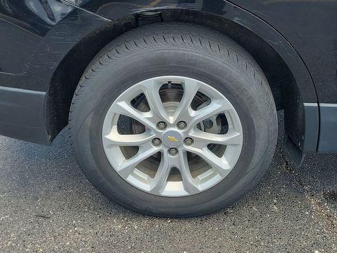 Used 2020 Chevrolet Equinox LT w/ Driver Convenience Package FWD image 6