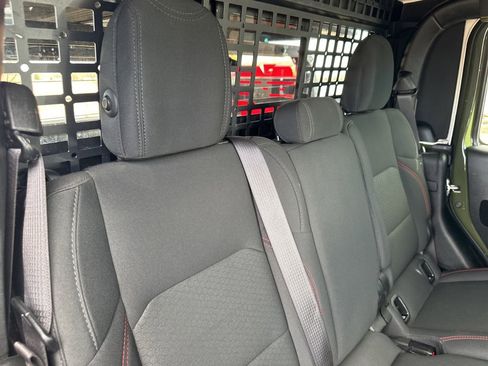 Used 2021 Jeep Gladiator Rubicon w/ Cold Weather Group image 24