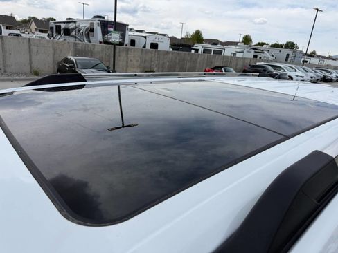Used 2025 Ford Expedition Max Platinum AWD/4WD image 9