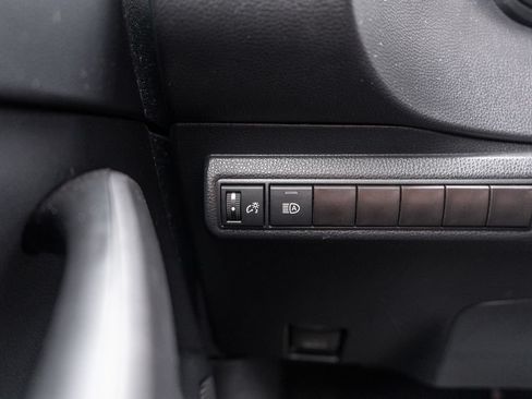 Used 2024 Toyota Corolla LE w/ LE Convenience Package FWD image 20