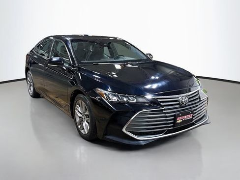 Used 2019 Toyota Avalon XLE FWD image 3