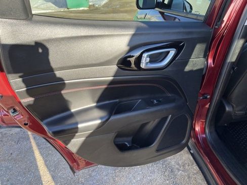 Used 2022 Jeep Compass Trailhawk w/ Trailhawk Convenience Group image 8