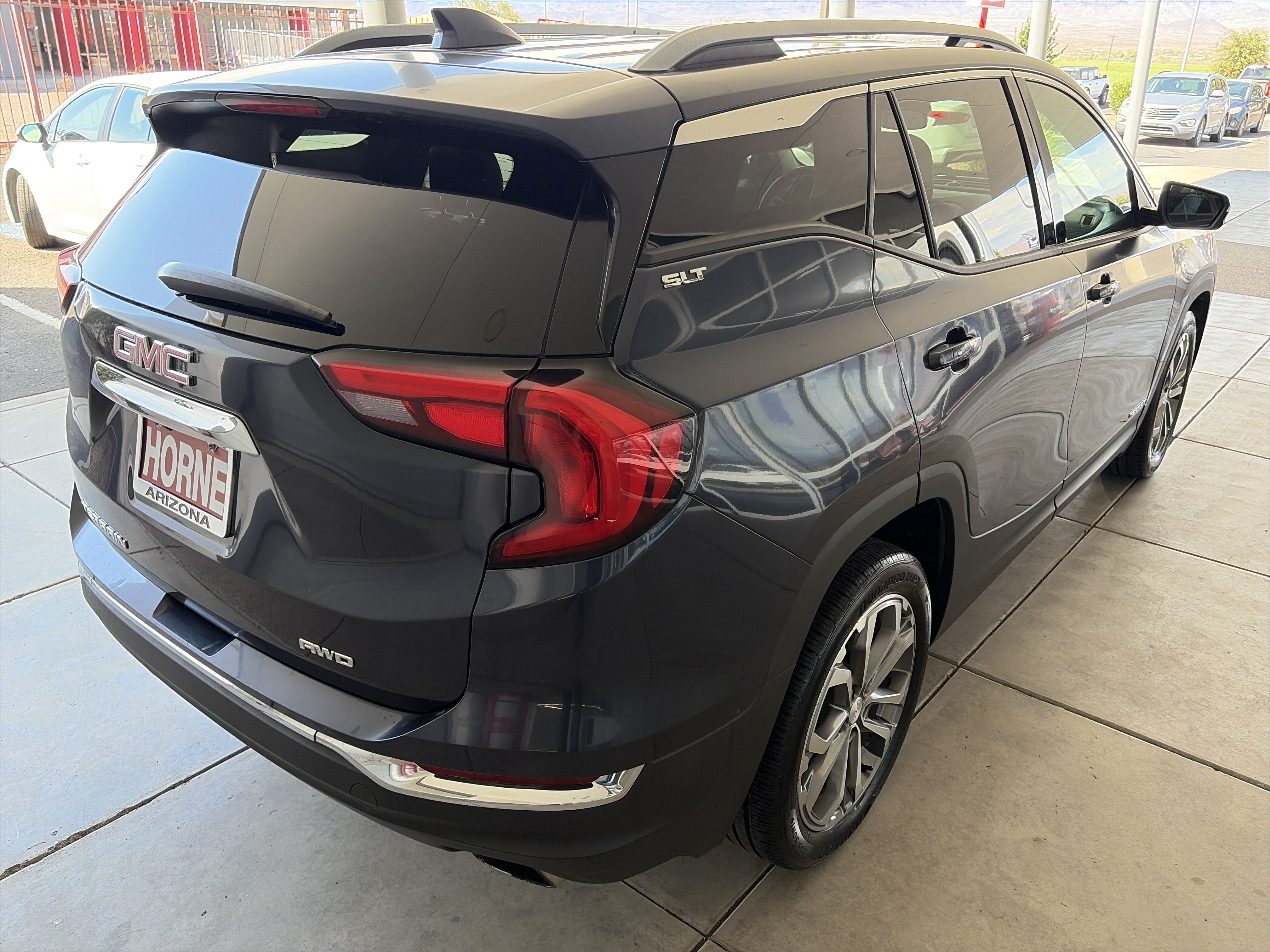Used 2019 GMC Terrain SLT w/ Preferred Package AWD/4WD image 4