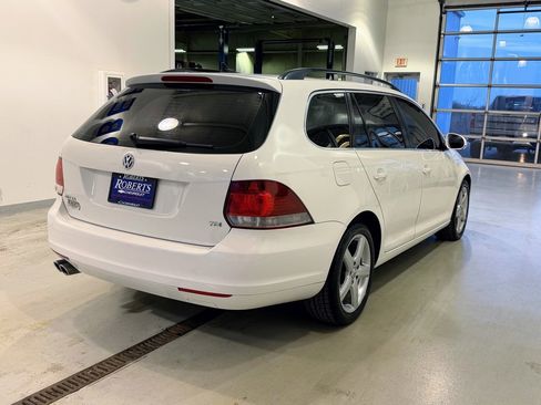 Used 2010 Volkswagen Jetta TDI image 3