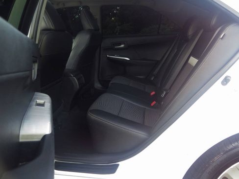 Used 2013 Toyota Camry SE FWD image 12