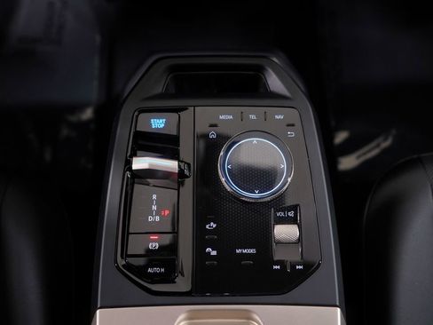 Used 2026 BMW iX xDrive60 image 13