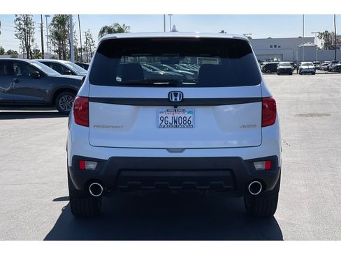 Used 2023 Honda Passport EX-L image 4