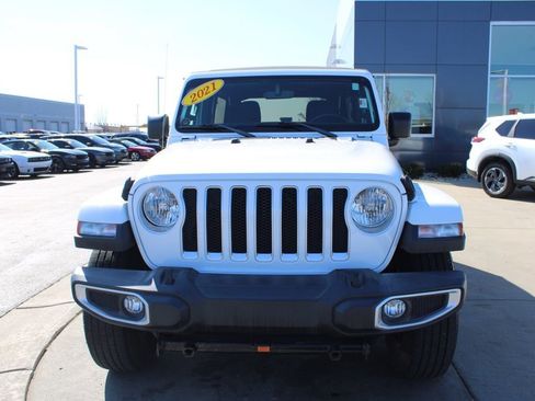 Used 2021 Jeep Wrangler Unlimited Sahara image 2