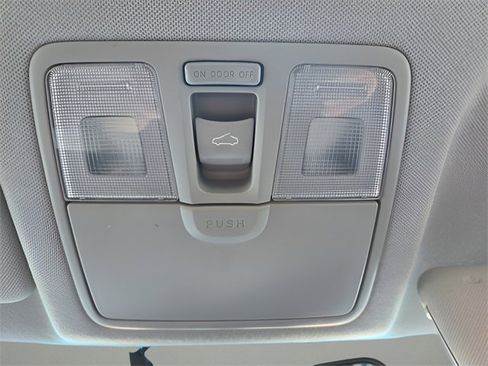 Used 2013 Hyundai Elantra Limited w/ Technology Pkg image 26