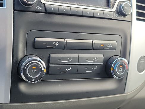 Used 2015 Nissan Frontier SV RWD image 19