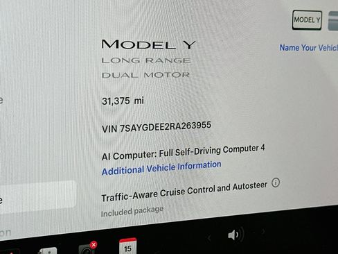 Used 2024 Tesla Model Y Long Range AWD/4WD image 18