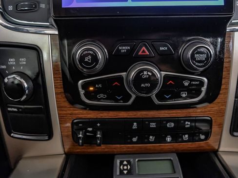 Used 2014 RAM 2500 Laramie w/ Convenience Group image 25