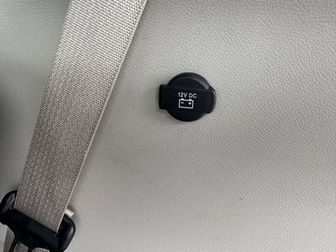 Used 2024 Chrysler Pacifica Select image 51