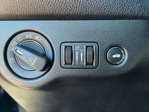 Used 2015 Dodge Challenger SXT Plus w/ Driver Convenience Group RWD image 19