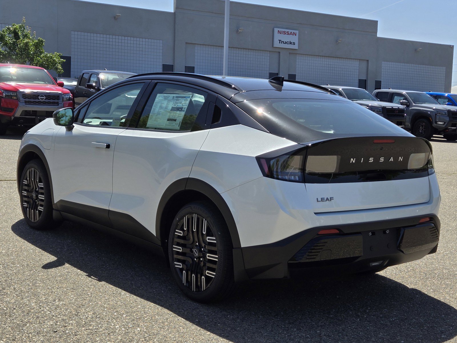 New 2026 Nissan Leaf Platinum+ w/ Illuminated Package FWD image 6